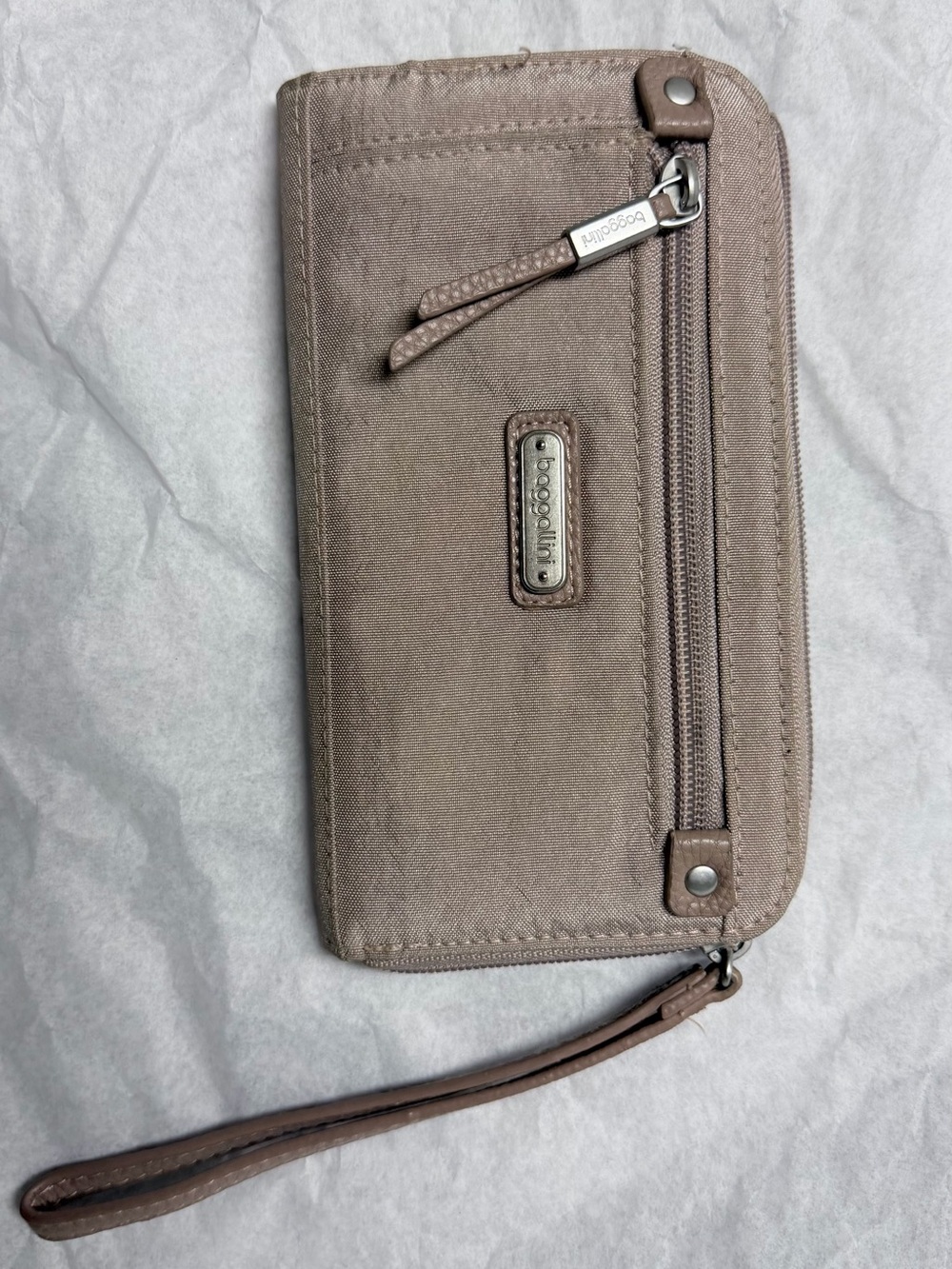 Baggallini taupe wristlet clutch with zip pockets